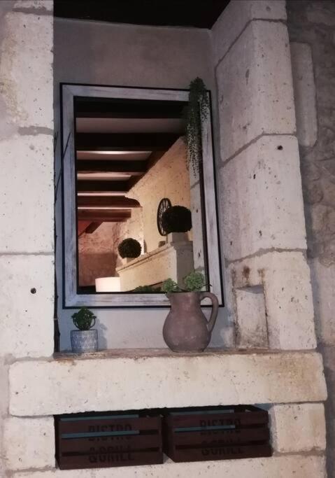 Maison Charentaise A La Campagne Becheresse Kültér fotó