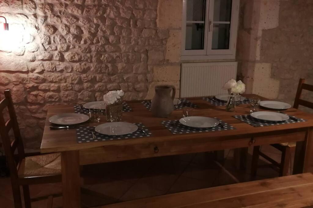 Maison Charentaise A La Campagne Becheresse Kültér fotó